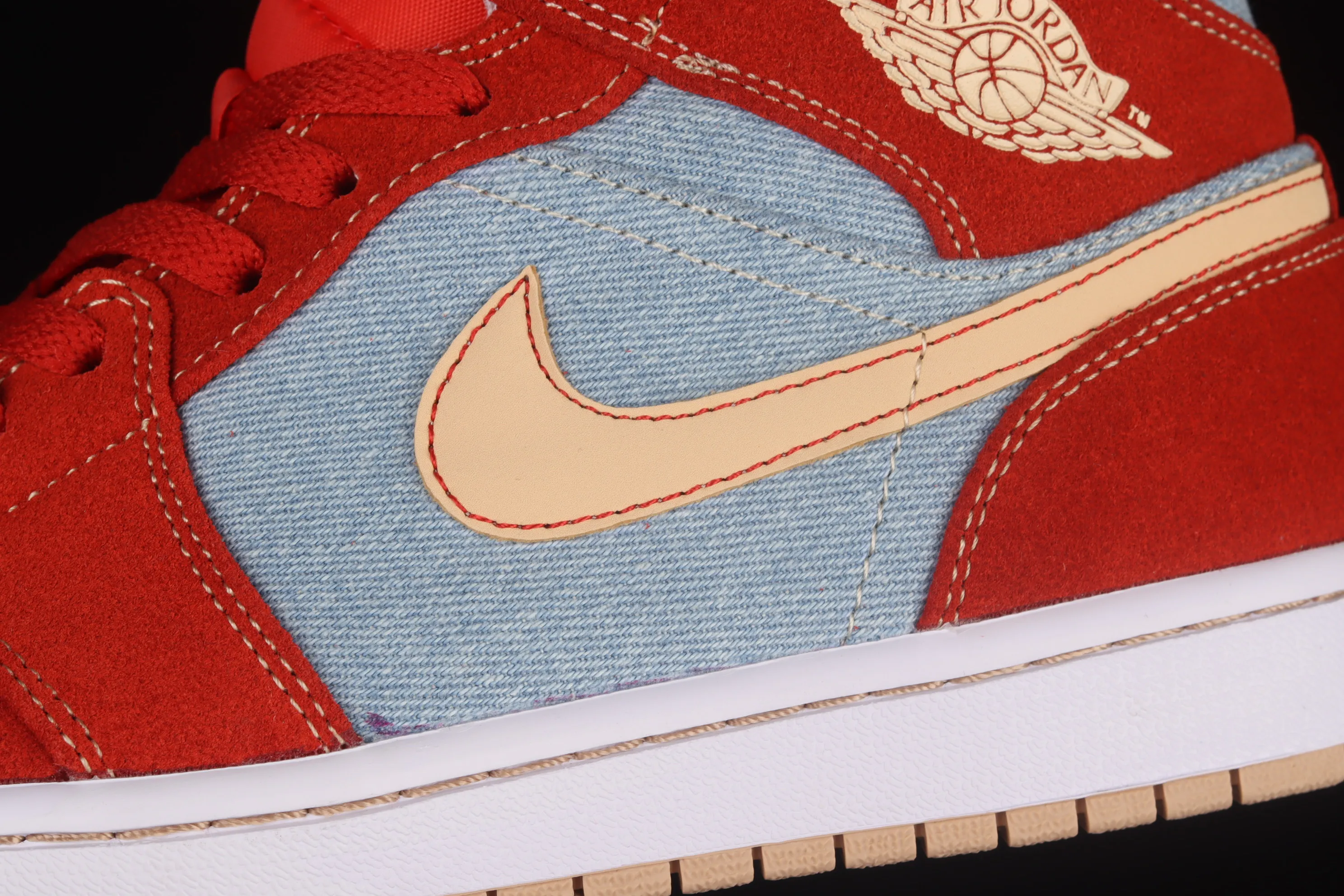 All categories Air Jordan Jordan series basketball shoes Air Jordan 1 Mid Different versions Levi's x Air Jordan 1 Mid "Denim" AJ1 Joe 1 Levi's denim mid-top basketball shoes DM4352-600